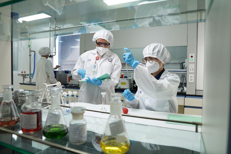 &nbsp;Research and product development at Imexpharm&rsquo;s EU-GMP quality pharmaceutical factory. Source: Imexpharm