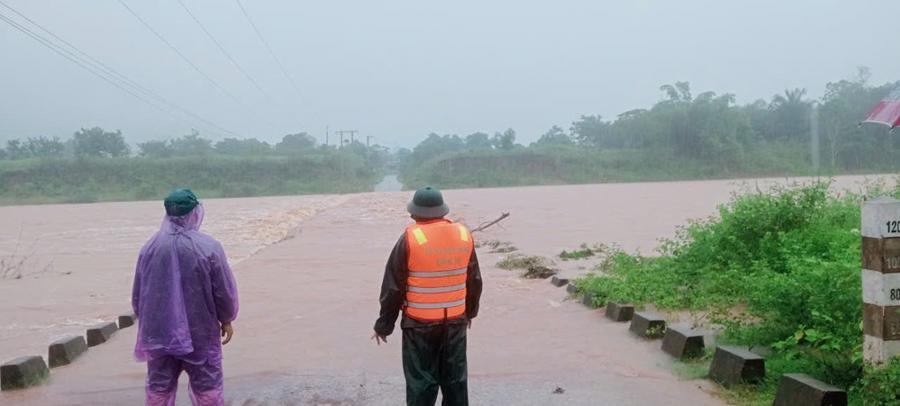 Nhiều điểm ngầm tr&agrave;n tr&ecirc;n địa b&agrave;n huyện Đakr&ocirc;ng đ&atilde; ngập nước.