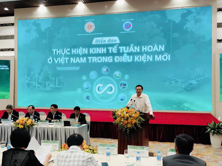 TS.Mai Thanh Dung, Ph&oacute; Viện trưởng Viện Chiến lược Ch&iacute;nh s&aacute;ch t&agrave;i nguy&ecirc;n v&agrave; m&ocirc;i trường.