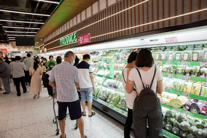 Customers enjoy AEON Ta Quang Buu's supermarket area,&nbsp;