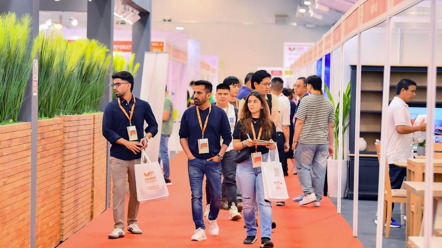 Sự kiện quy tụ sự tham gia của c&aacute;c nh&agrave; mua h&agrave;ng khắp nơi tr&ecirc;n thế giới. Nguồn: VIFA EXPO.