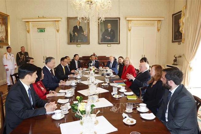 At the talks between the Vietnamese and Irish leaders. (Photo: VNA)