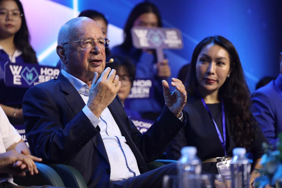 GS. Klaus Schwab, Chủ tịch sáng lập Diễn đàn Kinh tế Thế giới - World Economic Forum (WEF)