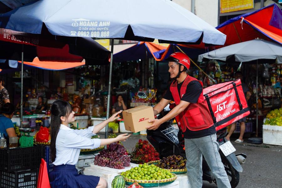 Thương hiệu khẳng định sức bền trong đầu tư ph&aacute;t triển c&ocirc;ng nghệ hiện đại, kh&ocirc;ng ngừng n&acirc;ng cao chất lượng dịch vụ giao h&agrave;ng.