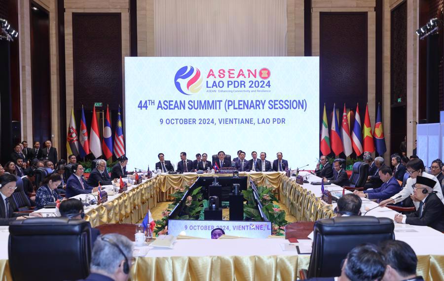 At the plenary session of the 44th ASEAN Summit (Photo:VGP)