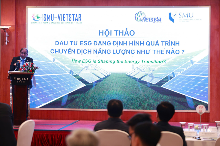 Đại sứ Jaya Ratnam cho rằng c&aacute;c khoản đầu tư ESG c&oacute; thể đ&oacute;ng vai tr&ograve; l&agrave; chất x&uacute;c t&aacute;c cho qu&aacute; tr&igrave;nh chuyển đổi năng lượng của Việt Nam.