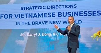 &Ocirc;ng Darryl James Dong, Kinh tế trưởng IFC tại Việt Nam.