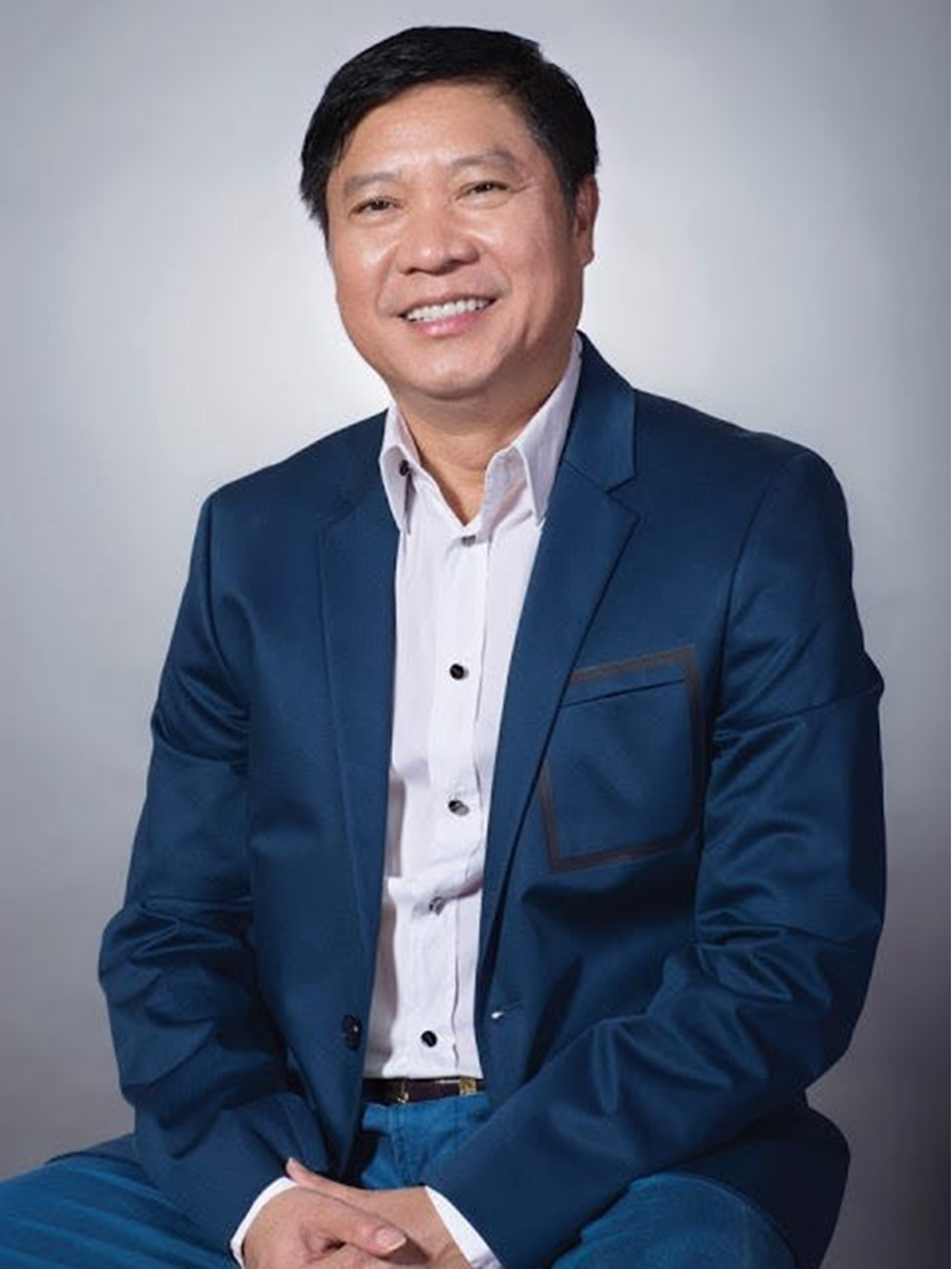 Mr. Pham Tan Nghia, who has accompanied Mathnasium Vietnam since the early days