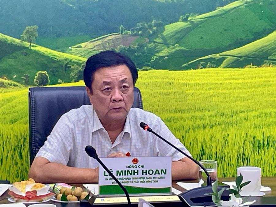 Bộ trưởng L&ecirc; Minh Hoan: "Cần nỗ lực để c&aacute;c x&atilde; n&ocirc;ng th&ocirc;n mới n&acirc;ng cao v&agrave; huyện n&ocirc;ng th&ocirc;n mới đ&atilde; đăng k&yacute; ho&agrave;n th&agrave;nh đ&uacute;ng thời hạn".