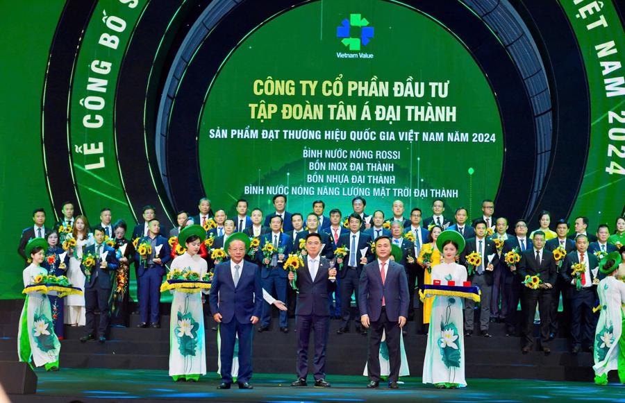 Doanh nghiệp được vinh danh &ldquo;Thương hiệu Quốc gia Việt Nam&rdquo; năm 2024.