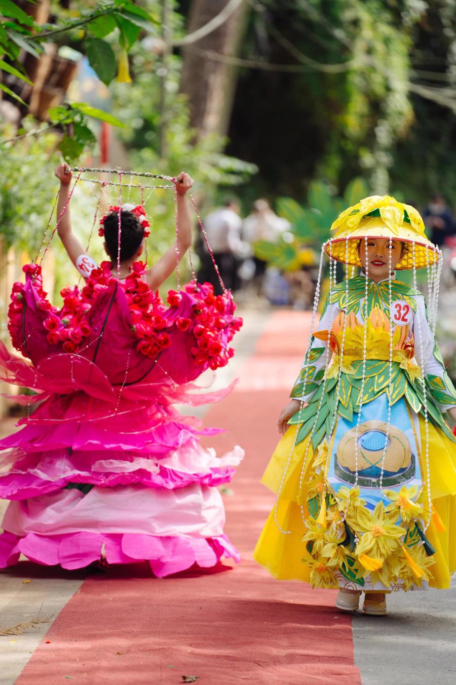 Hội thi thời trang hoa chào mừng Festival Hoa Đà Lạt - Ảnh 3