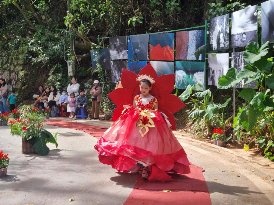 Hội thi thời trang hoa chào mừng Festival Hoa Đà Lạt - Ảnh 6