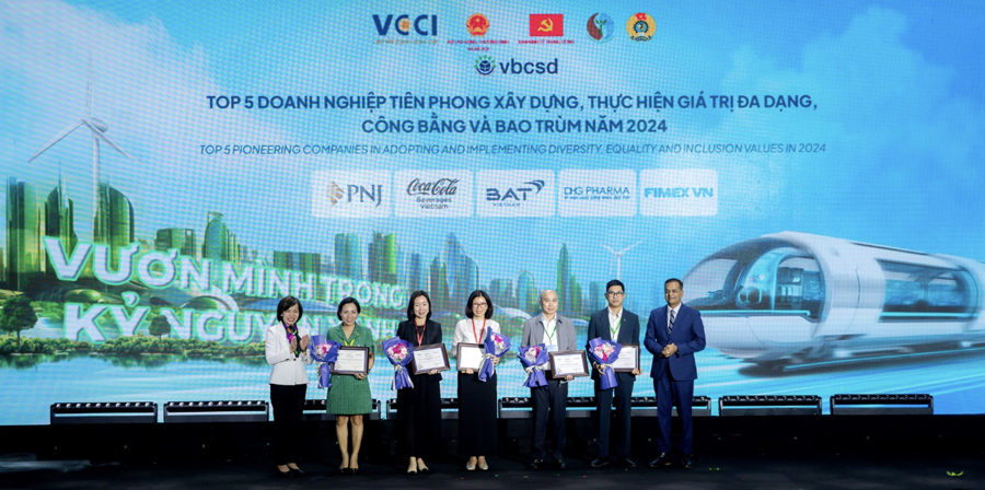 BAT Vietnam was also placed in the Top 5 Pioneering Companies in Adopting and Implementing Diversity, Equality and Inclusion Values.