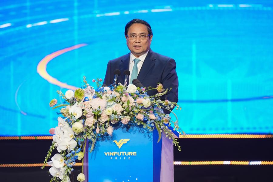 Thủ tướng Ch&iacute;nh phủ Phạm Minh Ch&iacute;nh ph&aacute;t biểu tại Lễ trao giải VinFuture 2024