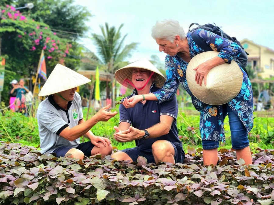 Du lịch đ&atilde; đ&oacute;ng g&oacute;p kh&ocirc;ng nhỏ việc l&agrave;m thay đổi &ldquo;bộ mặt&rdquo; của nhiều v&ugrave;ng n&ocirc;ng th&ocirc;n.