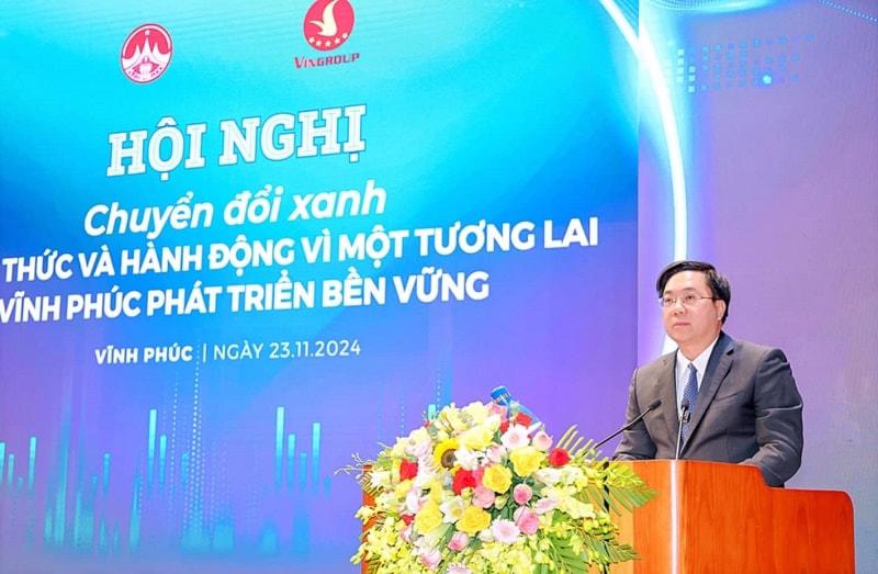 Chủ tịch UBND tỉnh Vĩnh Ph&uacute;c chia sẻ tại hội nghị.