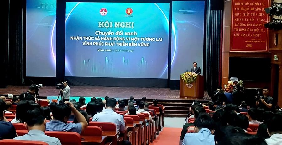 To&agrave;n cảnh hội nghị.