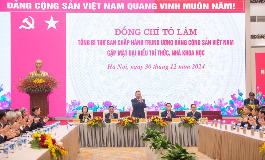 Hội nghị Gặp mặt tr&iacute; thức, nh&agrave; khoa học năm 2024 do Li&ecirc;n hiệp c&aacute;c Hội Khoa học v&agrave; Kỹ thuật Việt Nam tổ chức. Ảnh: Quốc hội.