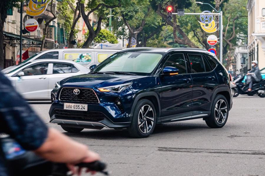 Yaris Cross sở hữu thiết kế trẻ trung v&agrave; c&aacute; t&iacute;nh.