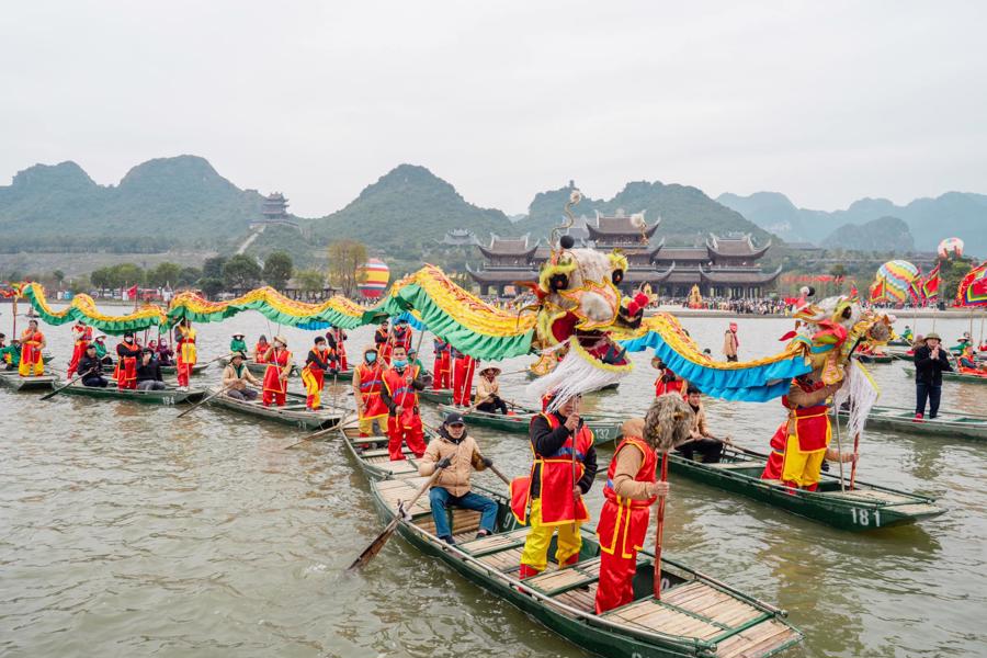 Ng&agrave;y 12 th&aacute;ng Gi&ecirc;ng năm Ất Tỵ (tức ng&agrave;y 9/2/2025), ch&ugrave;a Tam Ch&uacute;c đ&atilde; long trọng tổ chức Hội Xu&acirc;n Tam Ch&uacute;c với chủ đề "Linh Thi&ecirc;ng Hội Tụ".