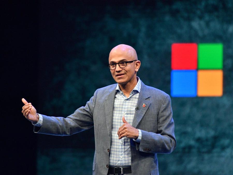 &Ocirc;ng Satya Nadella, Chủ tịch ki&ecirc;m Tổng Gi&aacute;m đốc Điều h&agrave;nh Microsoft.