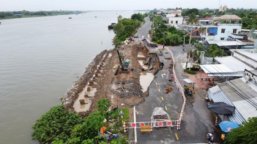 Nhiều giải ph&aacute;p t&igrave;nh thế "giải cứu" cục bộ t&igrave;nh trạng x&oacute;i lở ở ĐBSCL. Ảnh minh họa