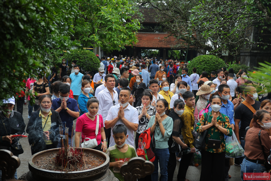 Du kh&aacute;ch cũng cần được th&ocirc;ng tin r&otilde; r&agrave;ng về c&aacute;c dịch vụ ăn uống, lưu tr&uacute;, c&aacute;c hoạt động văn h&oacute;a, giải tr&iacute;...