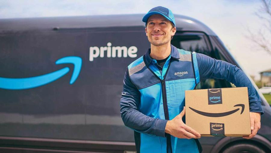 Amazon đã xây dựng mạng lưới trung tâm hoàn thiện đơn hàng và kho bãi rộng khắp Hoa Kỳ.
