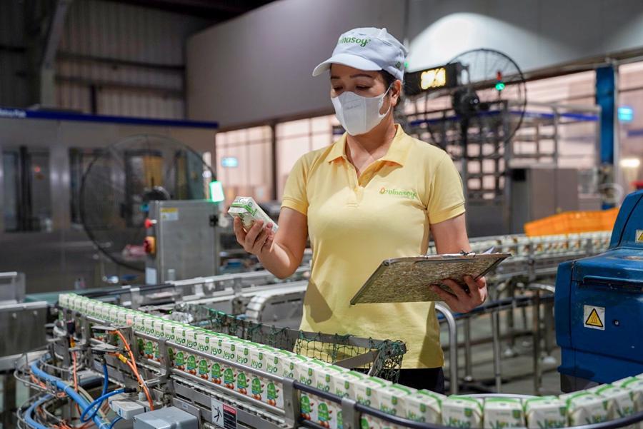 Lựa chọn chuyên tâm với ngành dinh dưỡng thực vật, Vinasoy luôn ý thức được trách nhiệm của mình trong các hoạt động sản xuất hướng đến phát triển bền vững.