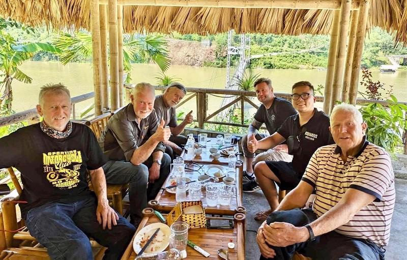 Thiết kế gần gũi với thiên nhiên giữa không gian xanh của khu nghỉ dưỡng bản Mạ Ecolodge (Thường Xuân) để lại ấn tượng tốt đẹp với nhà cái bet88 khách quốc tế. Ảnh Hoài Anh