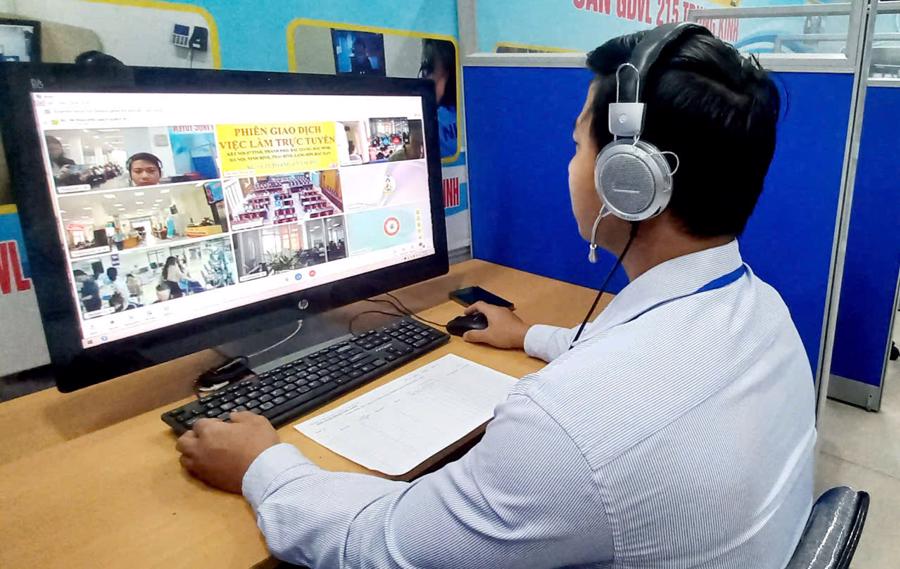 Kết nối tuyển dụng giữa doanh nghiệp và người bet88 kèo động. Ảnh: N.Dương.