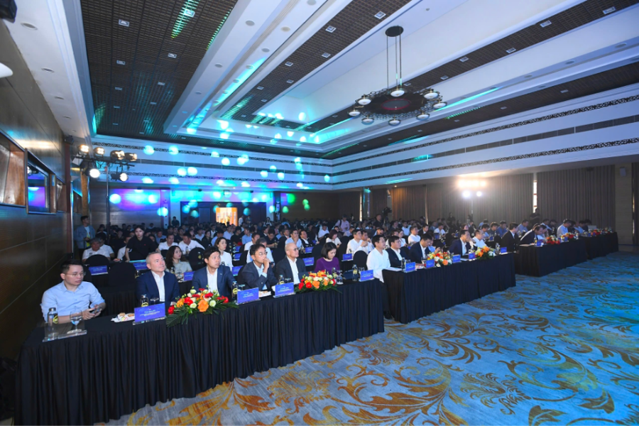 Lễ ra mắt Công ty 1Matrix và công bố cuộc thi VietChain Talents 2025 có sự tham dự của đại diện các cơ quan quản lý, chuyên gia công nghệ, doanh nghiệp và trường đại học trên toàn quốc.
