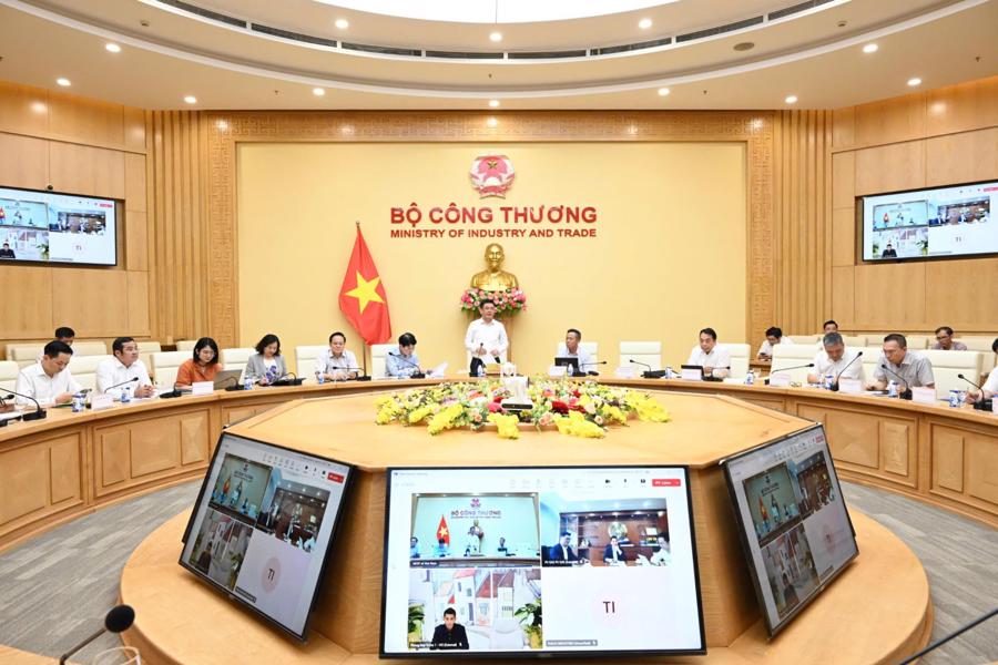 Bộ trưởng Bộ Công Thương Nguyễn Hồng Diên chủ trì buổi làm việc với các Tập đoàn, Tổng công ty, các doanh nghiệp lớn của Việt bóng đá bet88.