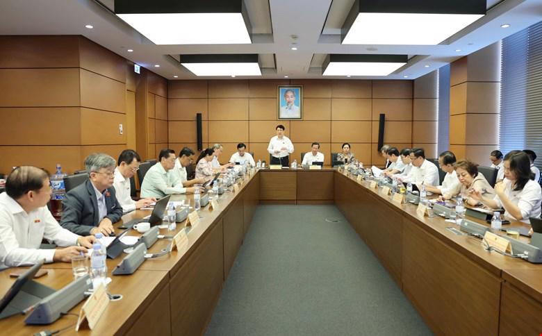 Chiều 8/5, Quốc hội thảo luận tại tổ về Dự án Luật sửa đổi, bổ sung một số điều của Luật Tổ chức Tòa án nhân dân; Dự án Luật sửa đổi, bổ sung một số điều của Luật Tổ chức Viện kiểm sát nhân dân và Dự án Luật Thanh tra (sửa đổi).