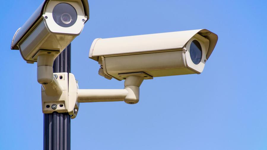 Hệ thống camera giám sát tích hợp AI hỗ trợ trong việc giảm thiểu tội phạm, hạn chế ùn tắc giao thông cũng như ứng phó tốt hơn với tình huống bất ngờ. 