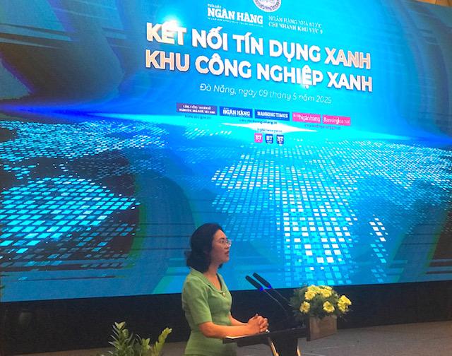 Bà Lê Thị Thúy Sen, Tổng Biên tập Thời báo Ngân hàng.