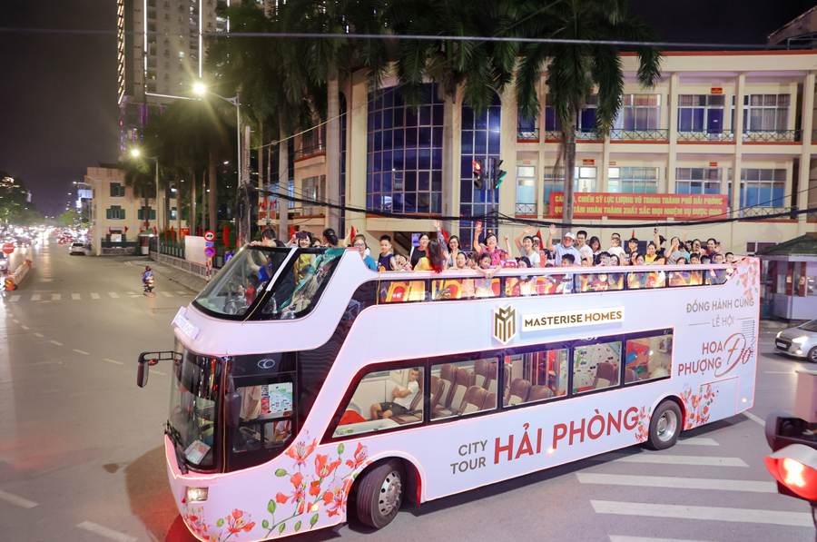 Một trong những hoạt động của Masterise Homes được người dân thành phố Hải Phòng và du khách yêu thích tại Lễ hội hoa Phượng đỏ 2024.