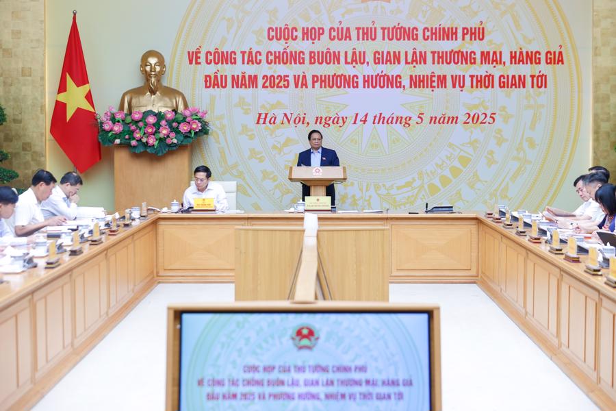Thủ tướng: Cần có quyết tâm cao, nỗ lực lớn, hành động quyết liệt trong chống buôn lậu, gian lận thương mại - Ảnh 1