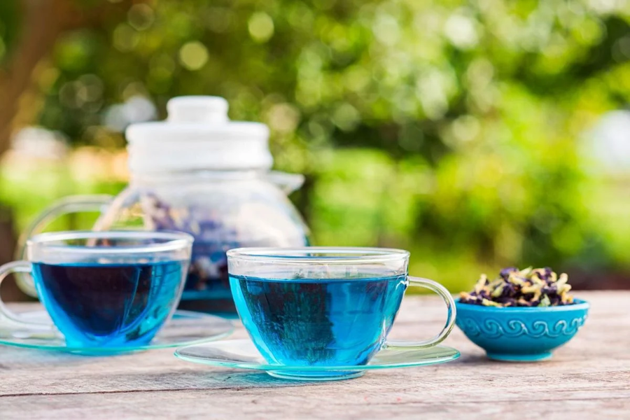Màu xanh hoa đậu biếc cũng được các bà nội trợ Việt thường xuyên sử dụng.