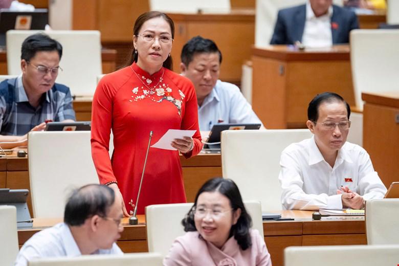 Đại biểu Nguyễn Thị Yến Nhi, đoàn ĐBQH tỉnh Bến Tre. Ảnh: Quochoi.vn.