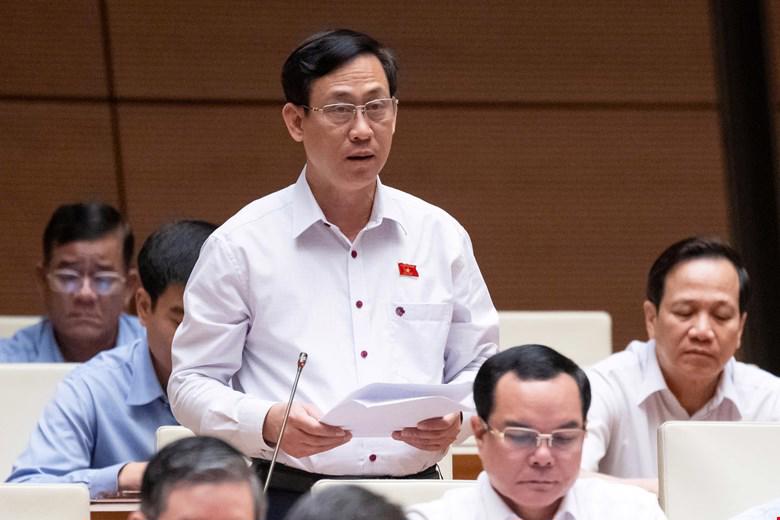Đại biểu Mai Văn Hải, đoàn Thanh Hóa, góp ý kiến thảo luận.