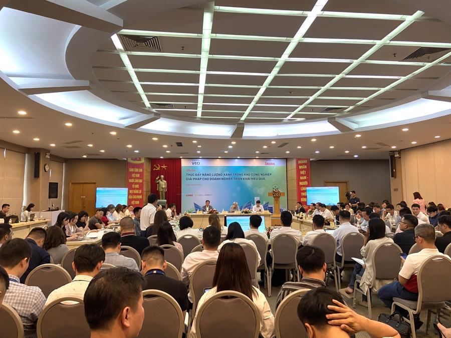 Thiếu quy định cụ thể, điện mặt trời mái nhà trong các khu công nghiệp vẫn khó phát triển - Ảnh 1