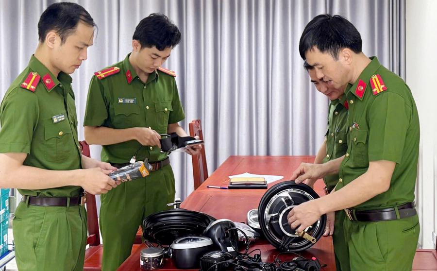 Phòng Cảnh sát kinh tế Công an tỉnh Thanh Hóa triệt phá 2 đường dây buôn lậu bình ắc quy và phụ tùng xe điện quy mô lớn