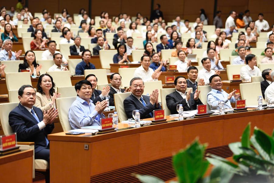 Các đồng chí lãnh đạo Đảng, Nhà nước, Quốc hội dự hội nghị - Ảnh: VGP/Nhật Bắc.