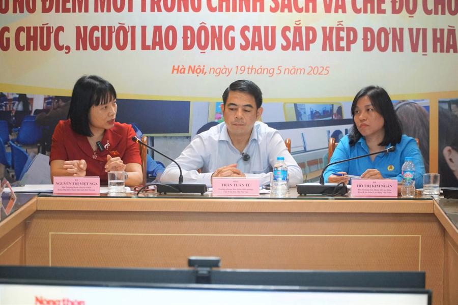 Các chuyên gia chia sẻ tại tọa đàm. Ảnh: Báo Dân Việt.