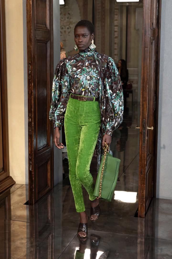 Một chương mới mang tinh thần tái sinh của Gucci? - Ảnh 14
