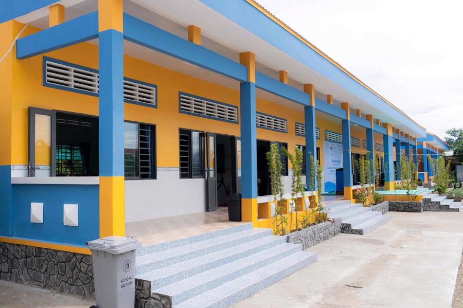 4 lớp học mới giúp gần 150 học sinh tại Trường Tiểu học và Trung học cơ sở Phương Ninh, huyện Phụng Hiệp, tỉnh Hậu Giang có điều kiện học tập tốt hơn.