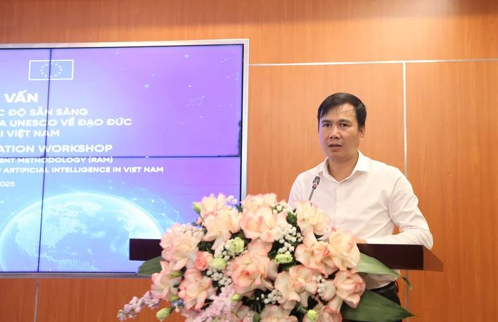 Thứ trưởng Bùi Thế Duy phát biểu khai mạc. 