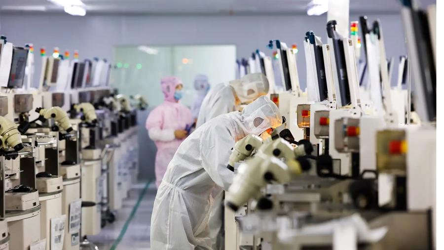 Mỹ dường như đ&atilde; đ&aacute;nh gi&aacute; thấp khả năng th&iacute;ch ứng của Trung Quốc với c&aacute;c lệnh hạn chế. Ảnh: CNN