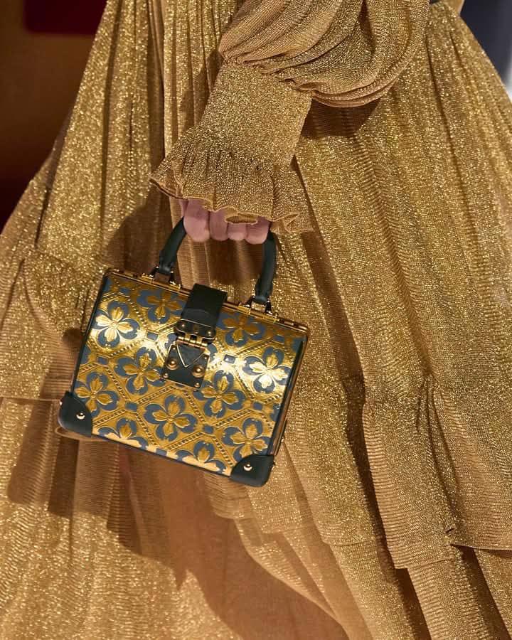 Louis Vuitton Cruise 2026: Lập dị nhưng thực tế - Ảnh 21